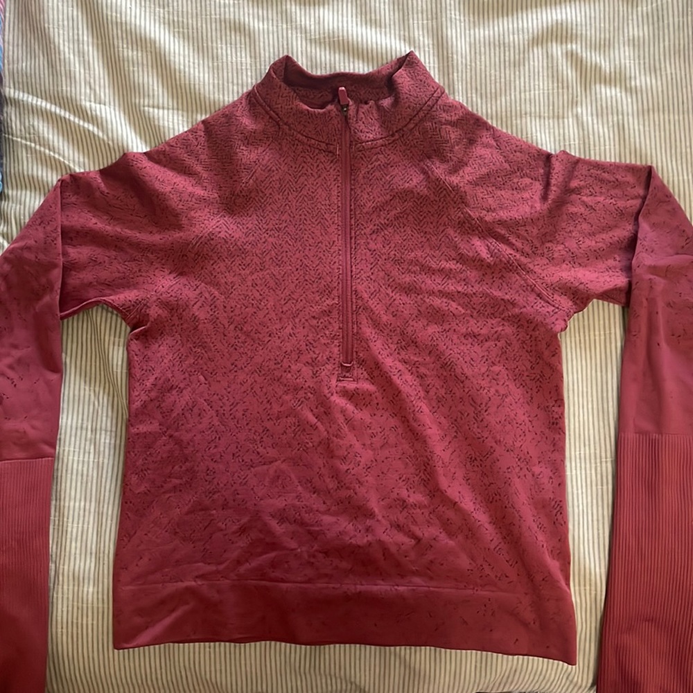 Lululemon knit athletic quarter zip, worn once, waist length/slight crop